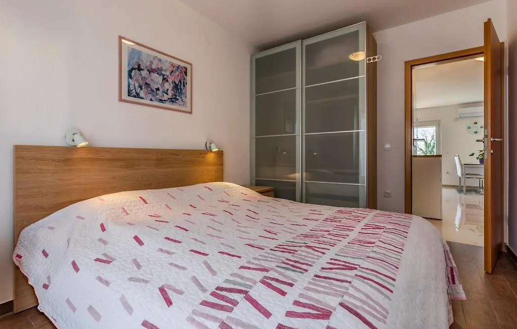 Apartments Ivan Medulin 0*,  Croatia