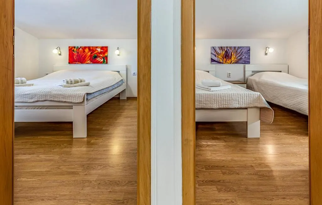 Apartments Ivan Medulin Croatia